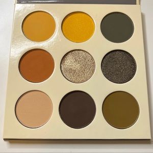 The Nomad Eyeshadow Palette
